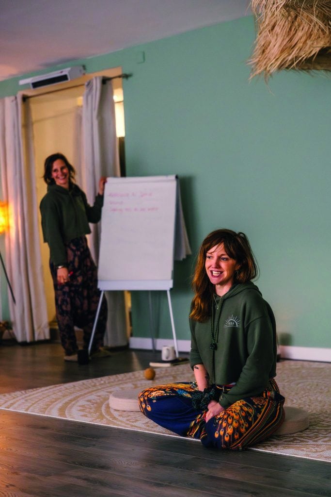 70794ac5-1275-43e7-ab54-3f4b5c96753c The power of yoga and music