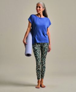 9. Fluidity Cut-Out T-Shirt in Turtle Dove Slub with Enduro Side Pocket Leggings