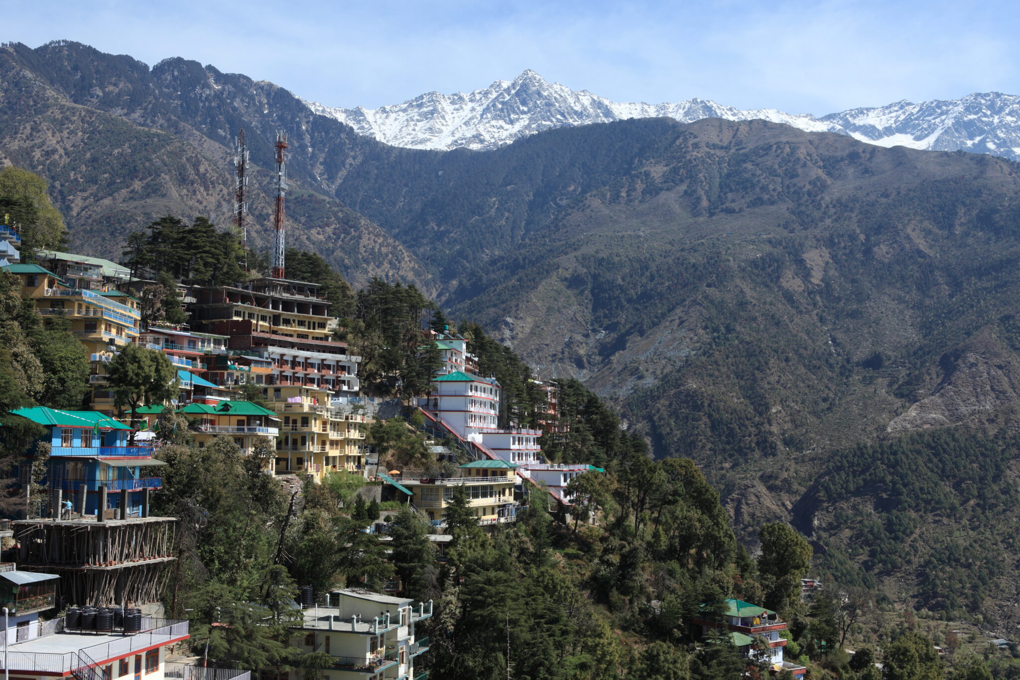 Die Stadt Dharamsala in Indien