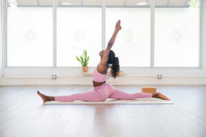 Hanumanasana yoga pose