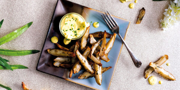 Baked Artichoke Wedges with Lemon and Garlic Aioli