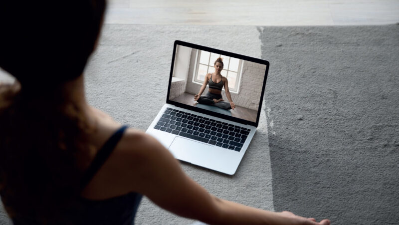 The energies of online yoga training