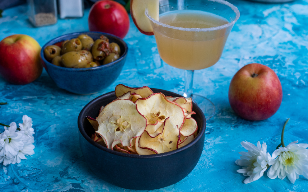 Simple Jazz Apple Crisps Om Yoga Magazine