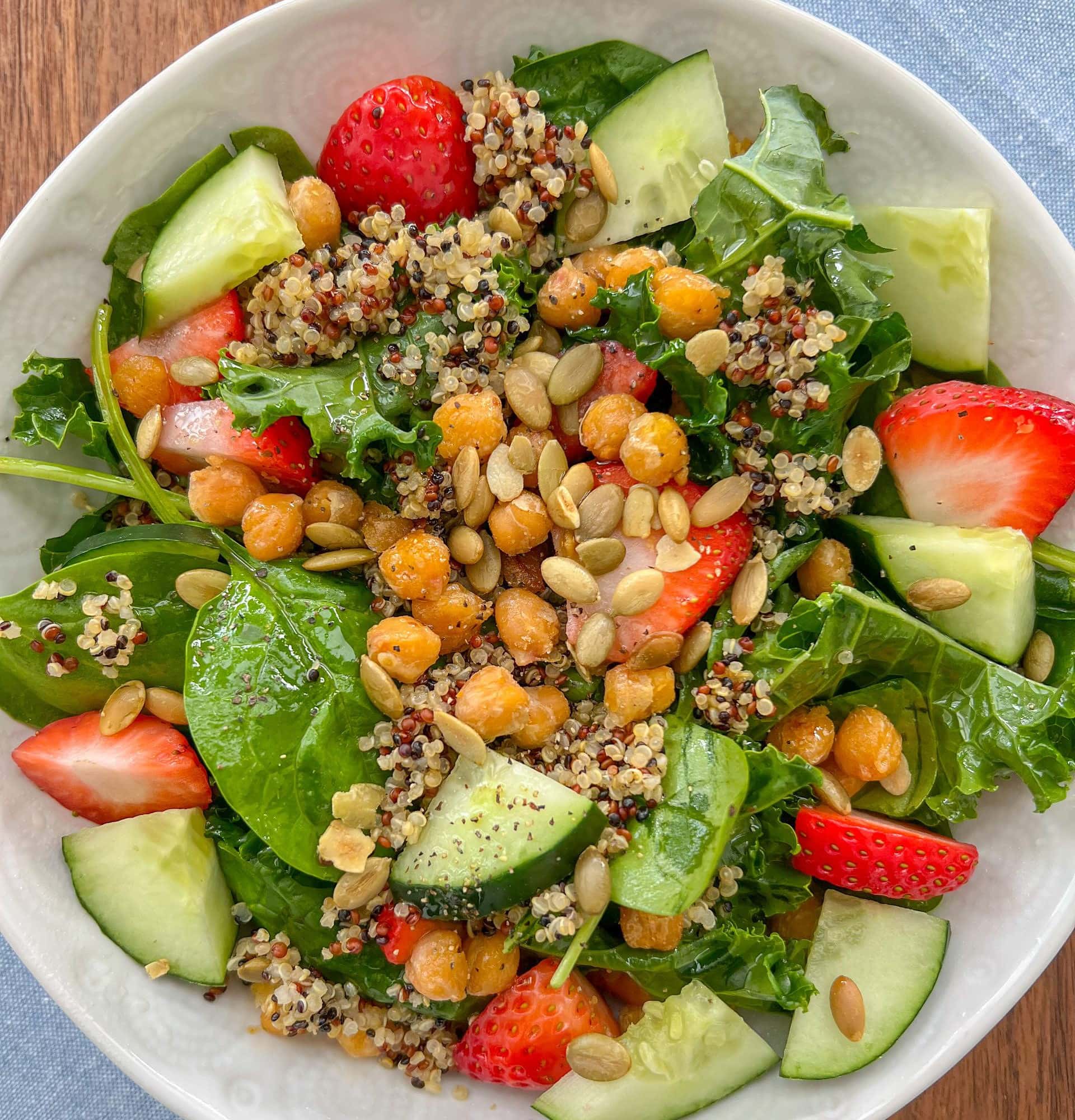 STRAWBERRY QUINOA SALAD STRAWBERRY QUINOA SALAD