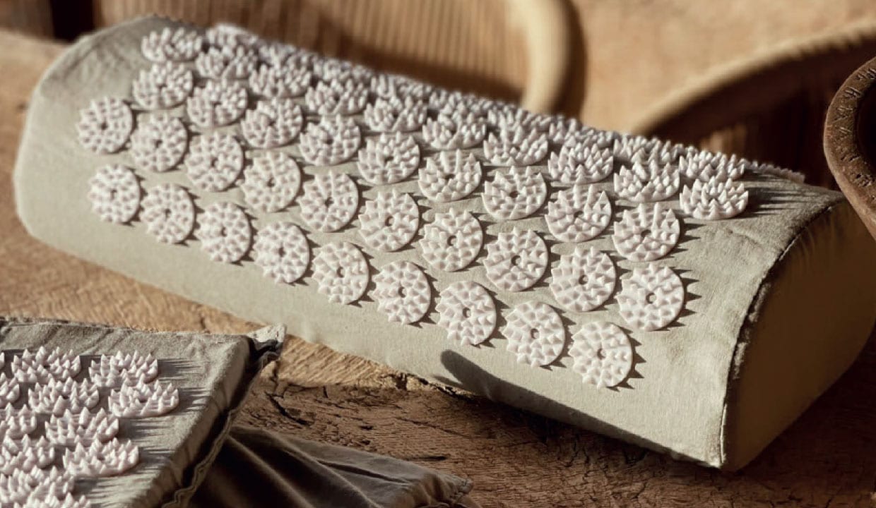 Acupressure Mat Level Wellbeing Om Yoga Magazine