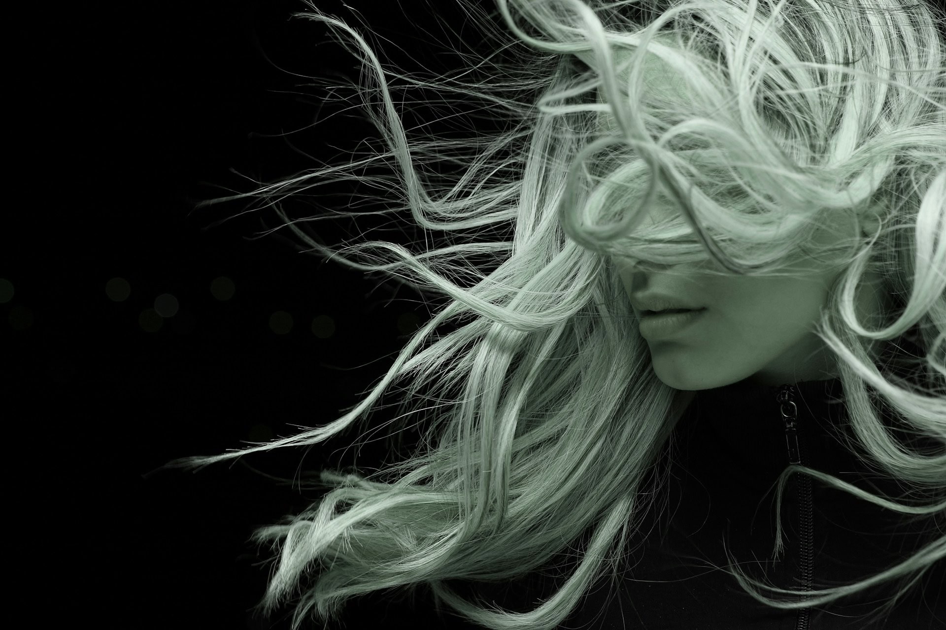 Taming frizzy hair