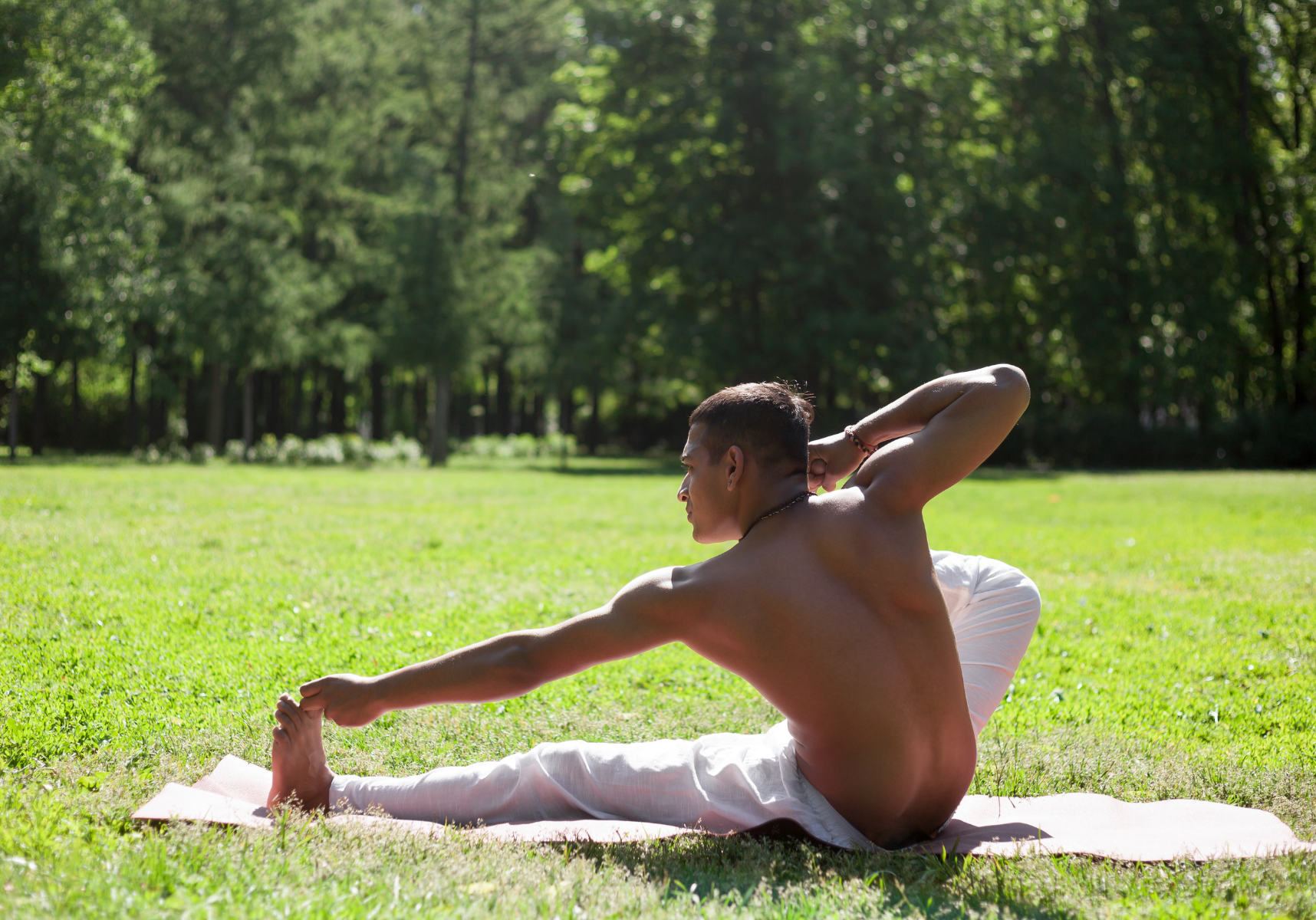 Sarvang Yoga - 🕉️🧘‍♀️Akarna Dhanurasana🧘‍♀️🕉️ (Sanskrit: आकर्ण  धनुरासAkarna Dhanurāsana), also called the Archer pose,[1] Bow and Arrow  pose,[2] or Shooting Bow pose[1] is an asana in hatha yoga and modern yoga  as