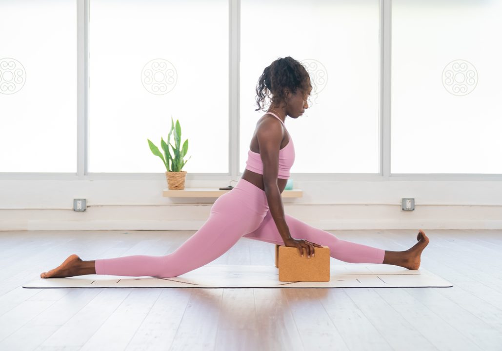 Hanumanasana yoga pose