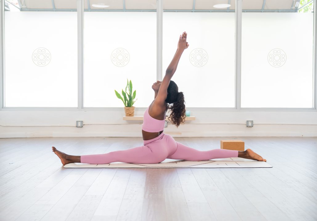 Hanumanasana yoga pose