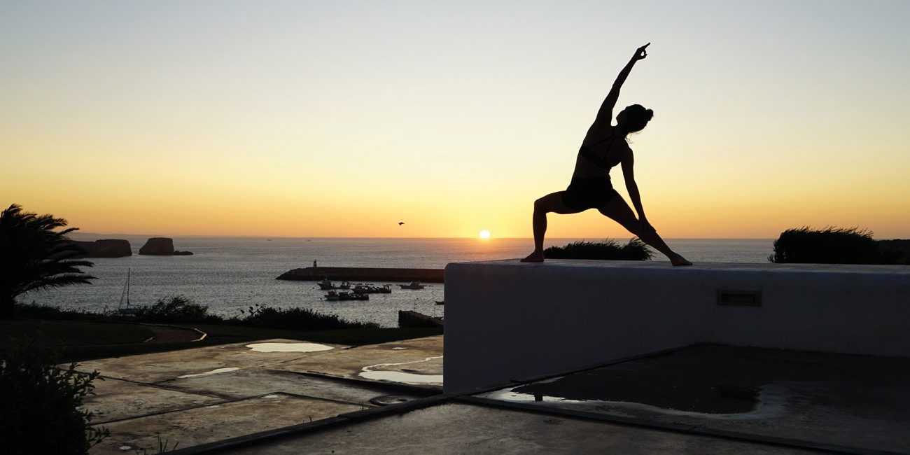 Yoga at memmo Baleeira Credit @laurenabraham